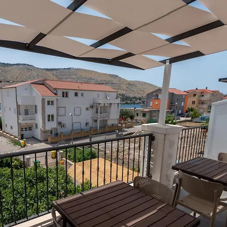 Neda Apartman Grebastica