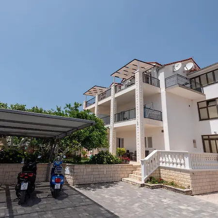 Apartman Neda Grebastica